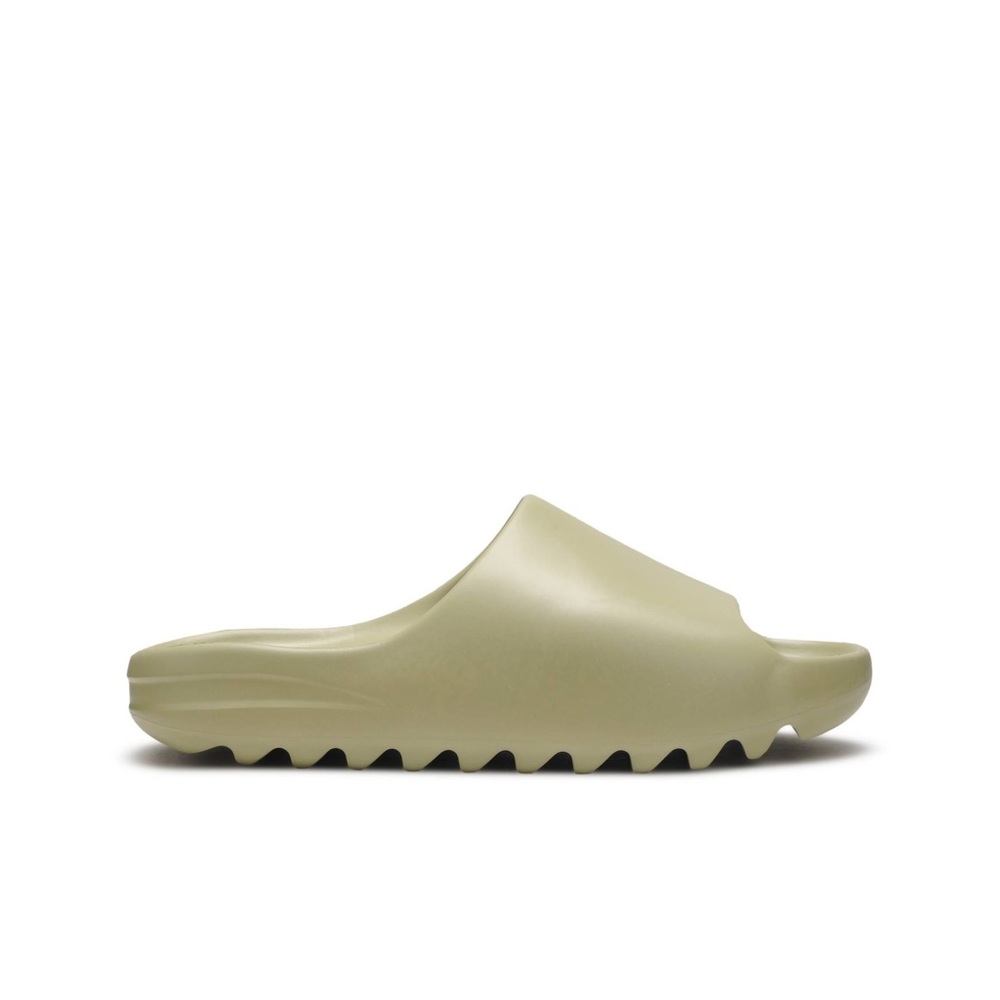 adidas Yeezy Slide
Resin (2022)